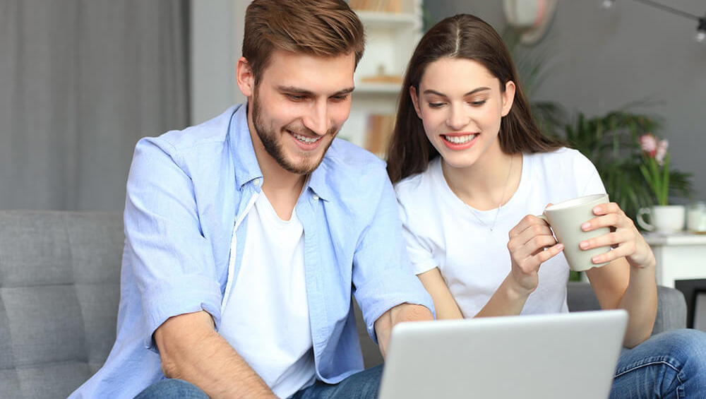 shopping online young couple_small